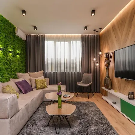 Urban Eden - Lux & Style, 2-bedroom, 2-bathroom Apartament