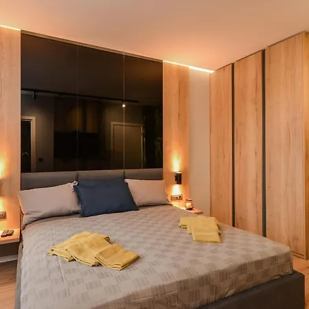 Urban Eden - Lux & Style, 2-bedroom, 2-bathroom Apartament